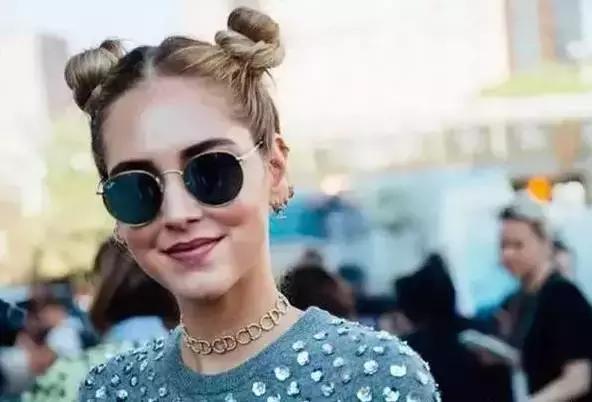 这样的丸子头绝对让你独一无二,从来不知道丸子头都可以这么好看