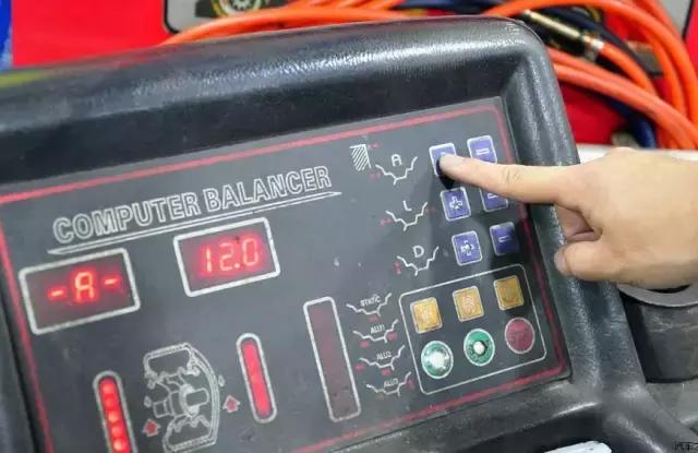 车辆油耗莫名增加,方向盘抖动,其实遇到这种情况自己就能解决!