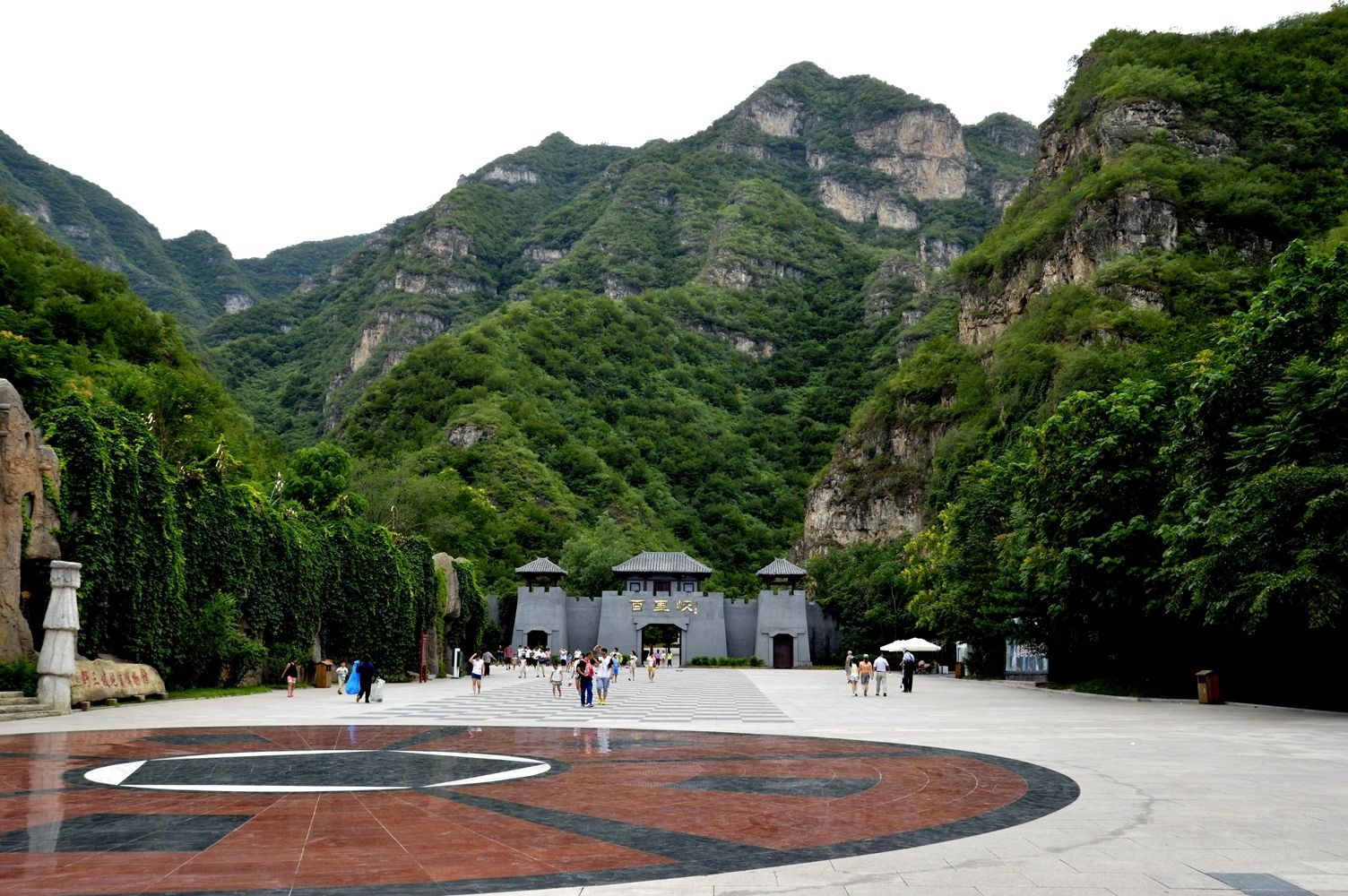 十渡蹦极和青龙峡蹦极哪个好,北京十渡游客蹦极落船