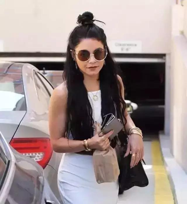 这样的丸子头绝对让你独一无二,从来不知道丸子头都可以这么好看