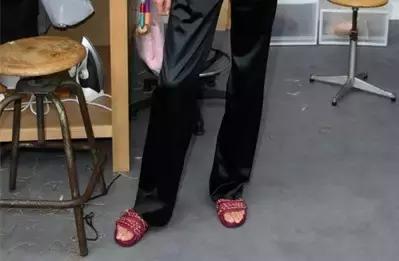 好想穿拖鞋上班~这里为你挑好了十几双！