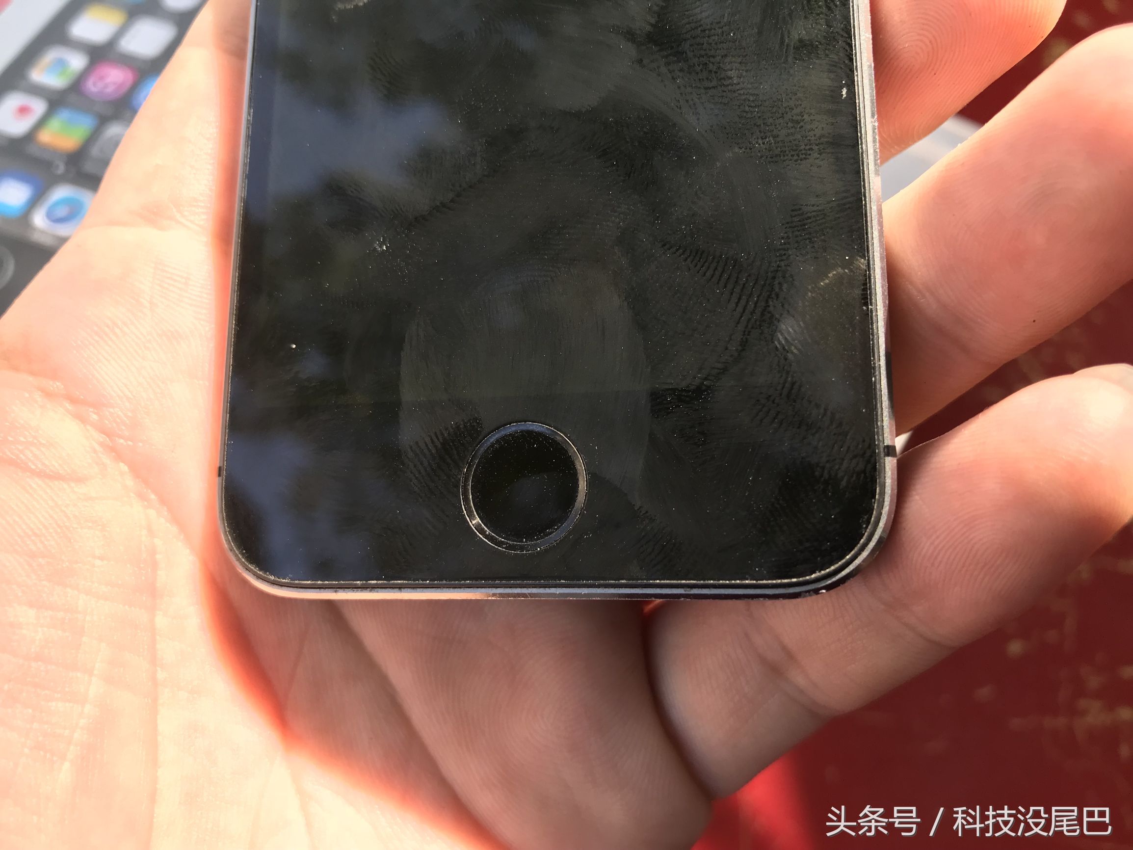 买了一个iphone5s,80块钱买的iphone5s