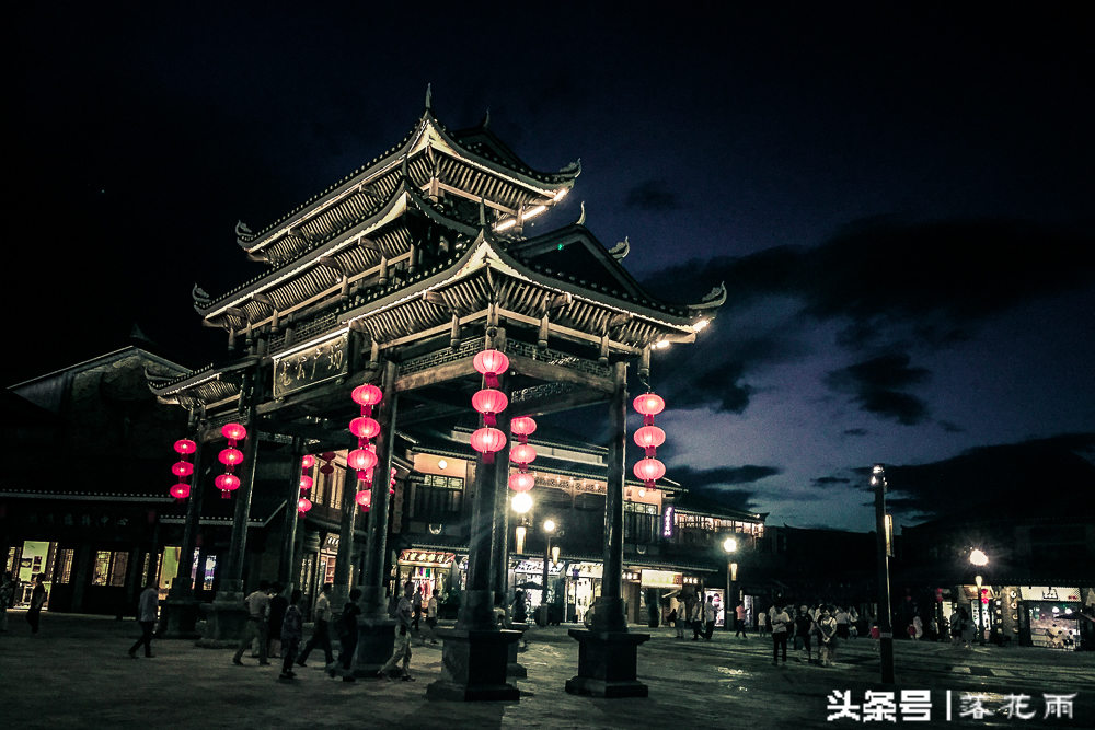 丹寨万达小镇打造综合性旅游景区,贵州丹寨万达小镇十一第一天