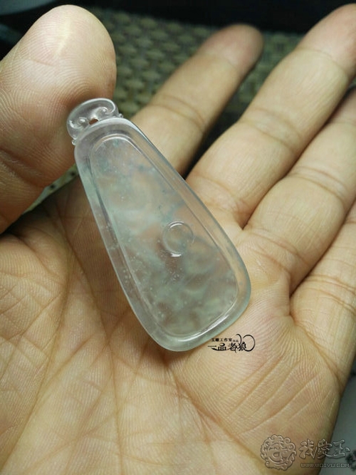 翡翠玉雕雕刻过程,用心去雕刻