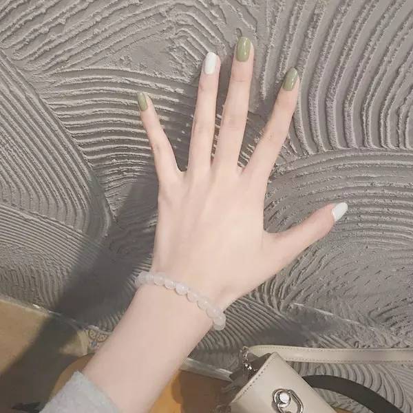 打个赌！看完这100款时髦美甲，你会种下一片草原