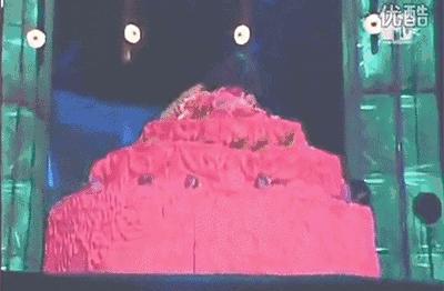 全宇宙最能吃的女明星，吃天吃地吃自己！