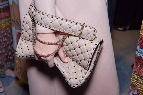 回顾17年最火的五款小众包包,2017你不可错过的十部电视剧