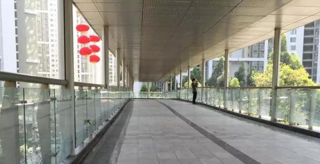 10座天桥惊艳了整个深圳,天桥区脏乱差