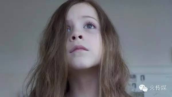 在她疯狂的自我“受虐”后，独立小片迎来了巨大的逆袭！