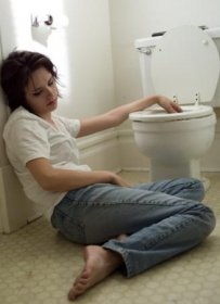 剖腹产后要照顾好自己,剖腹产后第一次下床妈妈心疼