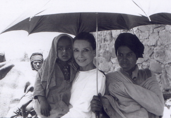 赫本和梦露谁才是你心目中的女神,凭啥让赫本和梦露都如此迷恋