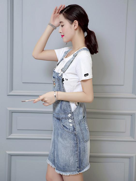 韩版牛仔背带裙的唯美格调，让你尽显女性之美