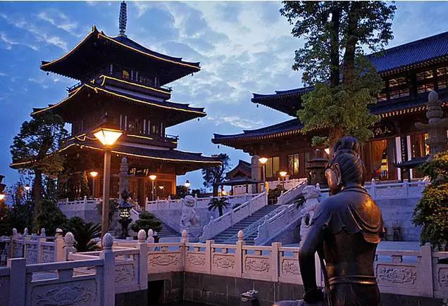 不敢往下看的酒店,深圳最不真实的酒店