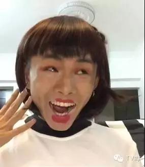 靠一只马克笔化妆为人间*物尤**！深扒网红艾克里里和他的娇喘助理！