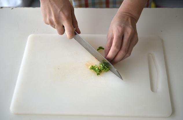 宝宝拒绝吃饭怎么办最有效的办法,如何教宝宝拒绝别人的食物