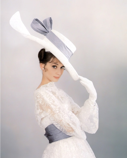 赫本和梦露谁才是你心目中的女神,凭啥让赫本和梦露都如此迷恋