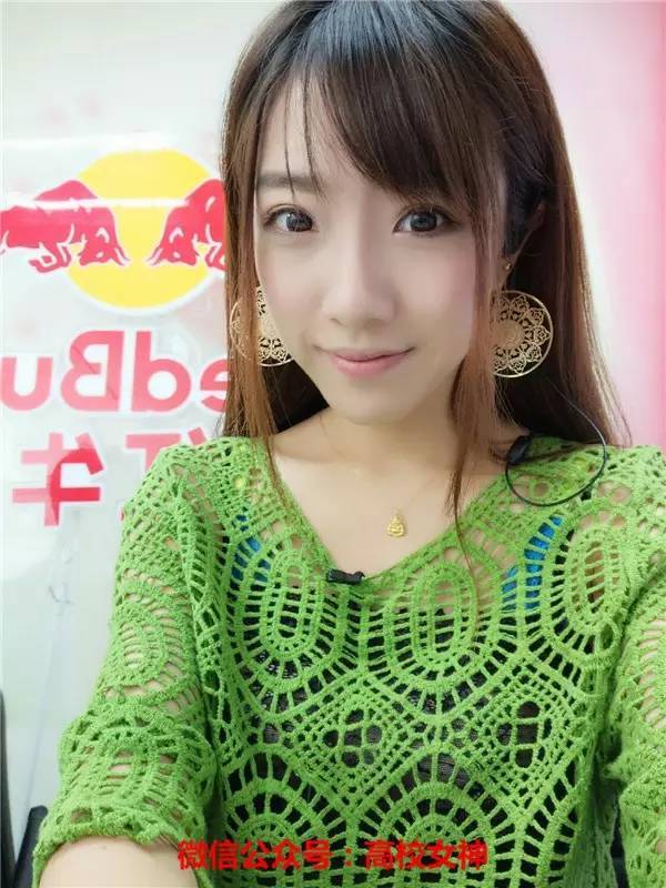 深圳大学女神颜灵兰，七朵组合的高颜值妹子，怎么火不起来？