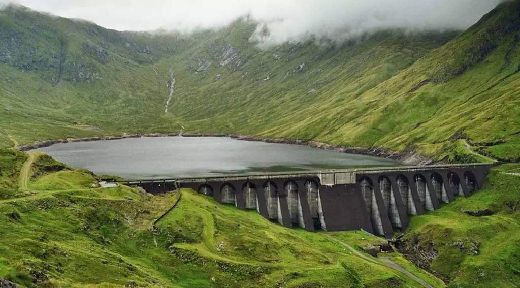 赏樱、观雪，私人版全宇宙最美8条铁路线|YOLO