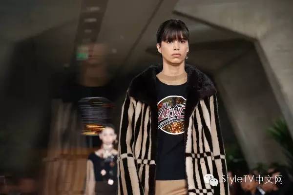 loewe包包经典款,loewe最值得入款的包包