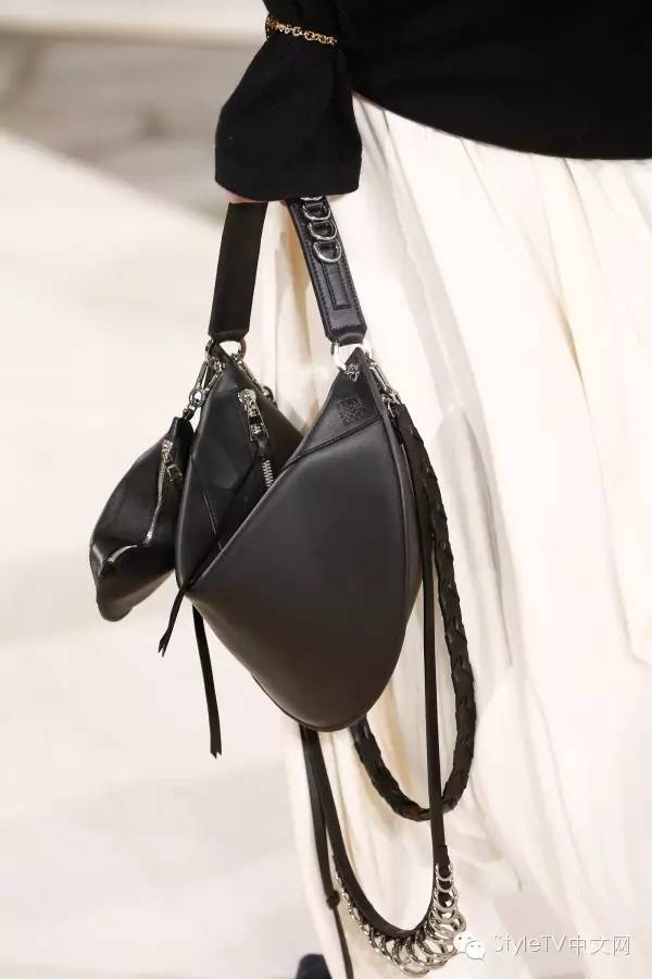 loewe包包经典款,loewe最值得入款的包包