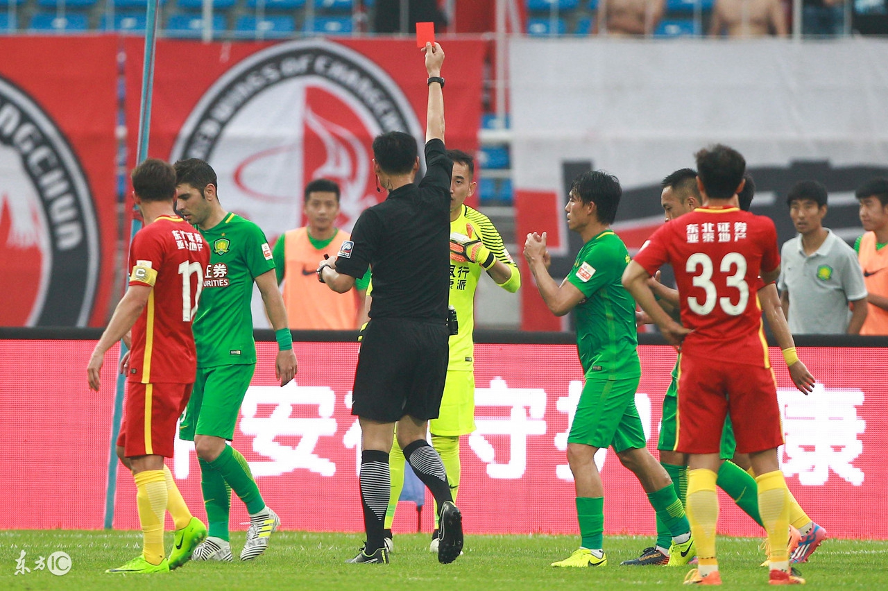 昏哨一战亮9张黄牌,足协新政对国安的影响与应对