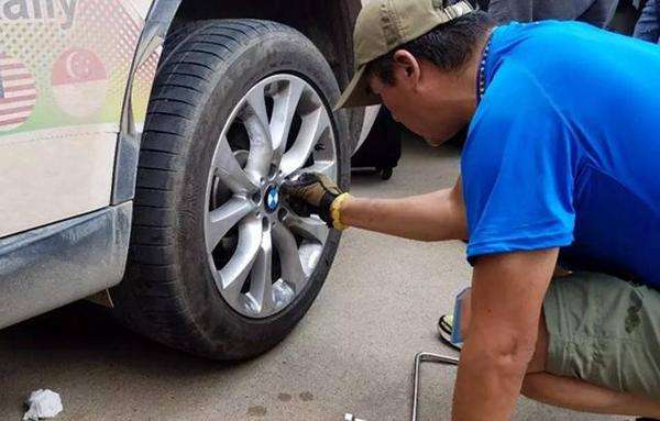 车子总是慢撒气该怎么办,车轮慢撒气检查不出来咋办