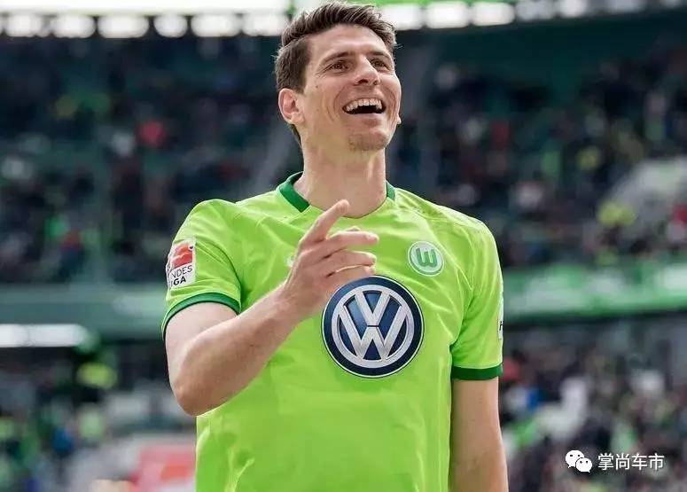 足球场上有哪些吸引人,足球场上什么位置比较耀眼