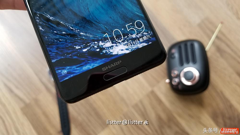 夏普aquosr2吃鸡,夏普aquos2新款