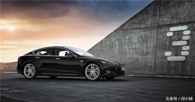 腾势改装有轨和无轨哪个好用,腾势变床车