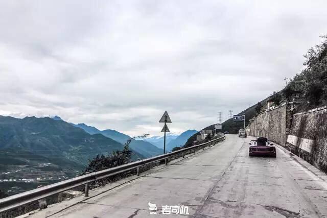 开辆超跑去*藏西**！最后看看几百万的奥迪R8破成啥样了？