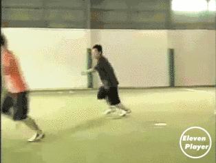 五人足球过人实用技巧,球场实用过人技巧