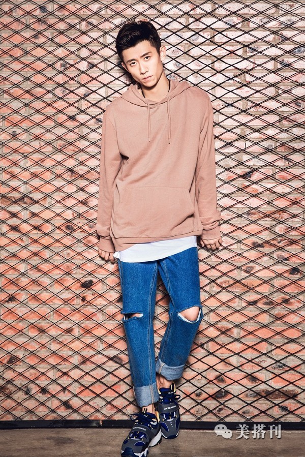 春风十里不如会穿搭，张一山从青涩到成熟的穿搭攻略