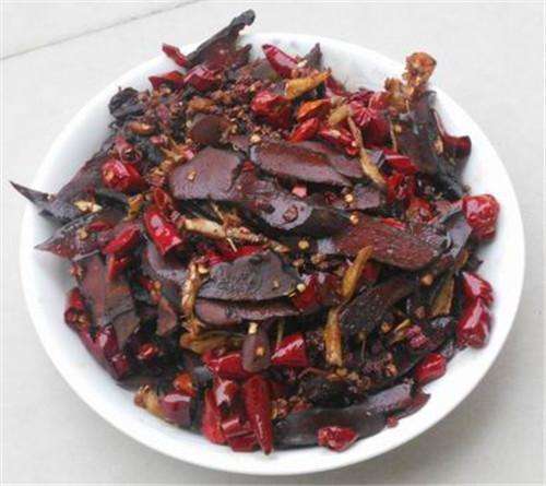 猪耳朵猪头肉猪脚怎么做好吃,煮猪头猪大肠最正宗的做法