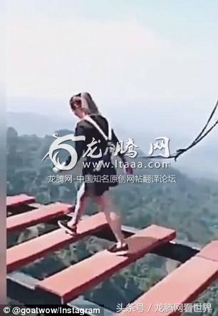 勇士和大婴儿的故事-滑稽视频显示无畏的女人冲过令人眩晕的