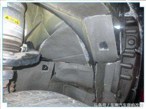 jeep大切诺基原装音响,jeep大切诺基哈曼卡顿音响效果