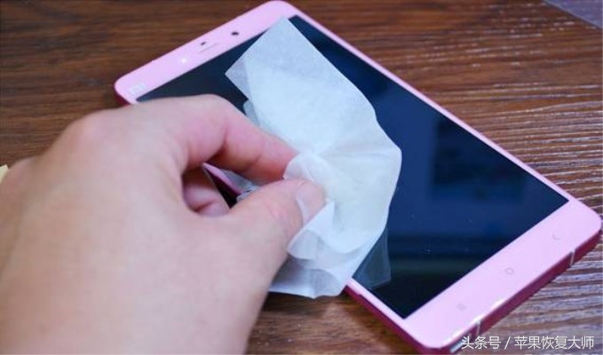 手机进水关机了怎么处理,华为手机进水了怎么处理