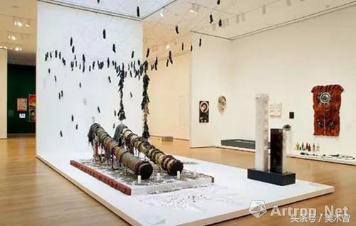 美术曾｜云课堂：艺术享—优衣库为什么要变得越来越“艺术”？