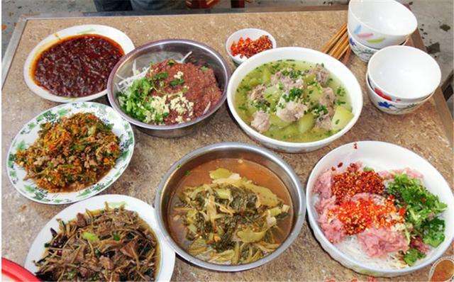 猪耳朵猪头肉猪脚怎么做好吃,煮猪头猪大肠最正宗的做法