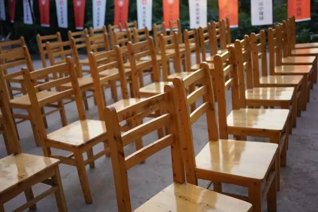 火山小视频为何要去村里办一场互联网史上最土的发布会?