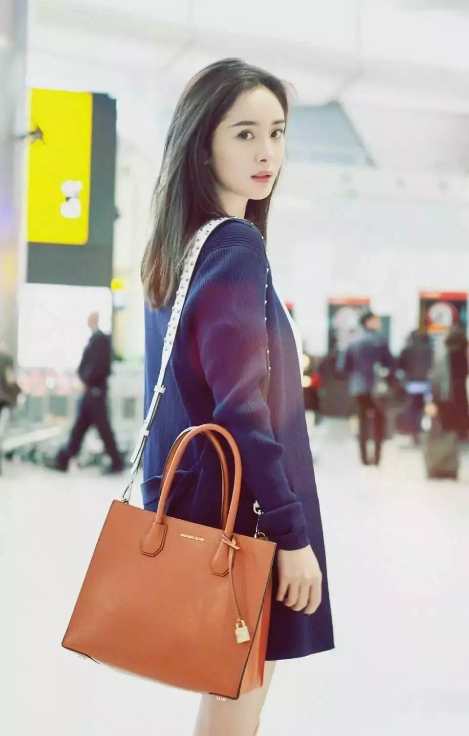 杨幂同款亮晶晶包包,杨幂最新同款包