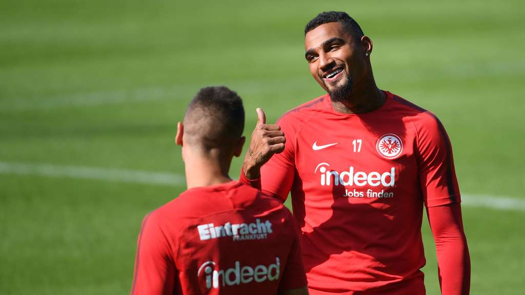 首发仅有半个德国人，法兰克福组多国部队，小俱乐部的生存之道？