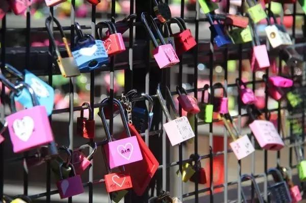 在这个冬天一起去看雪,在这个季节我们可以一起去看雪吗