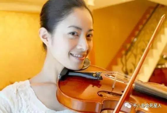 为啥跟周星驰合作的女星都红了,有哪个女明星喜欢周星驰