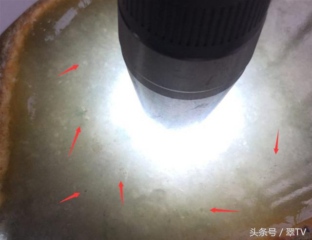 都说赌石的水头最难懂，翠TV教你如何看翡翠的水头
