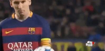 一首92岁老奶奶的情诗：爱上足球，情人节每天都过