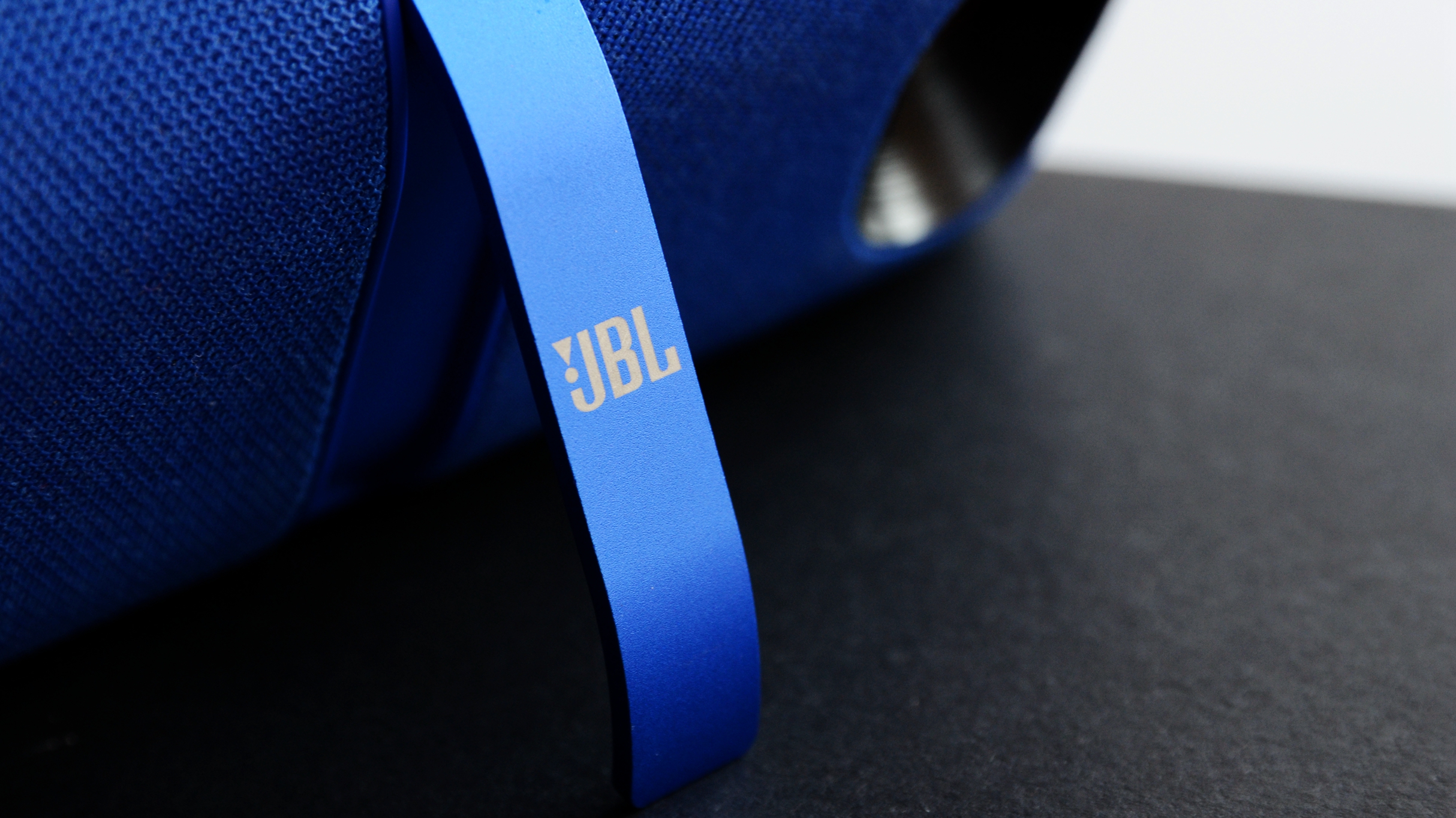 让享受音乐更加随性，MOTO第二代JBL扬声器模块