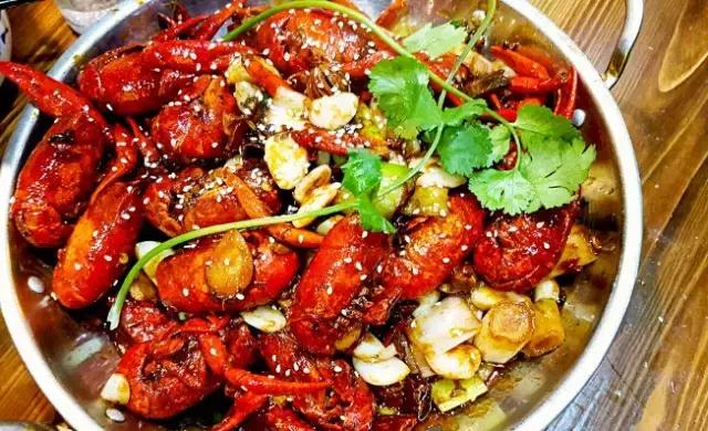 住在球场街的武汉伢，天生就有站在食物链顶端的优越感！