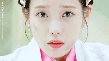 别人涂口红好看自己涂不好看,别人涂口红随便都好看