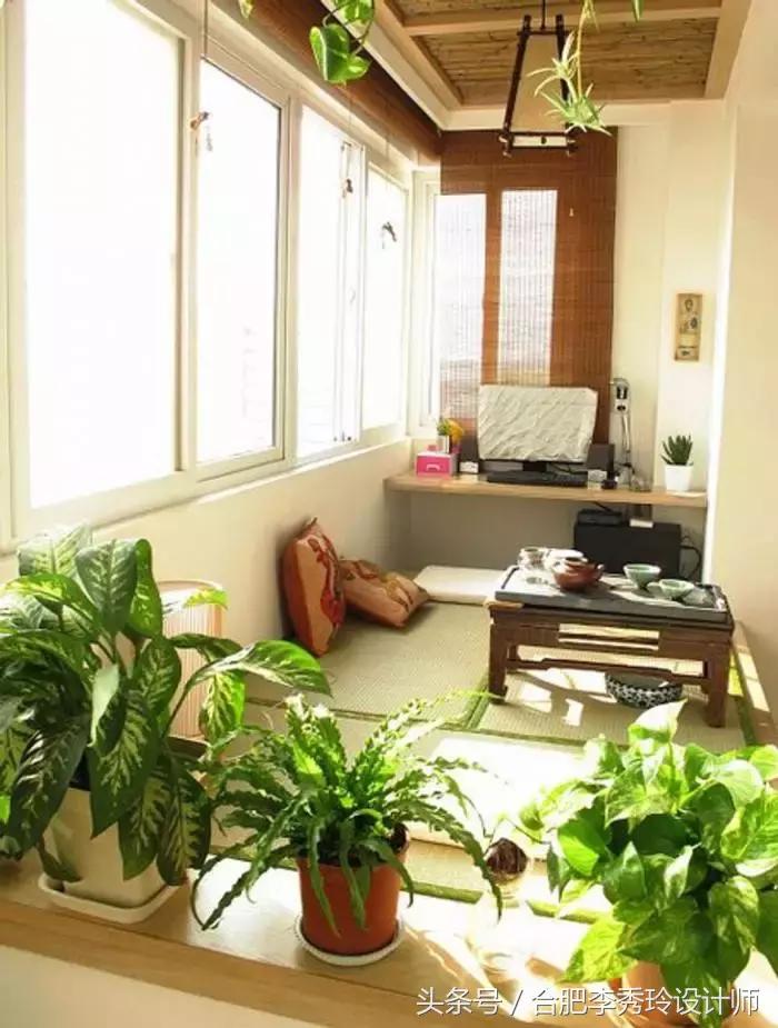 把阳台改成小卧室榻榻米,房子不大但能容得下一家老小