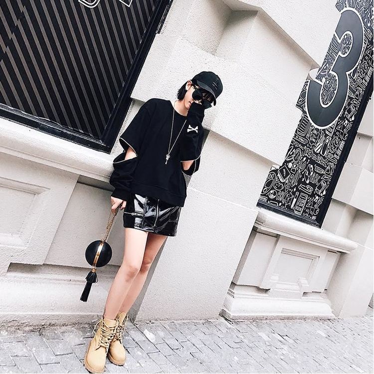 夏日穿搭oversize穿搭,洋气外穿遮肉早秋上衣女oversize